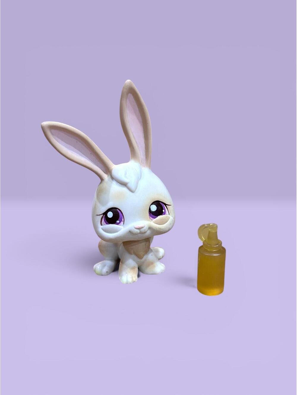 Littlest Pet Shop LPS Bunny #265 with Bottle Accessory